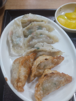 Bukgyeongsonmandu (북경손만두) 2