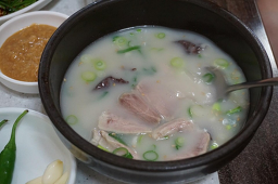 Masandwaejigukbap (마산돼지국밥) 3