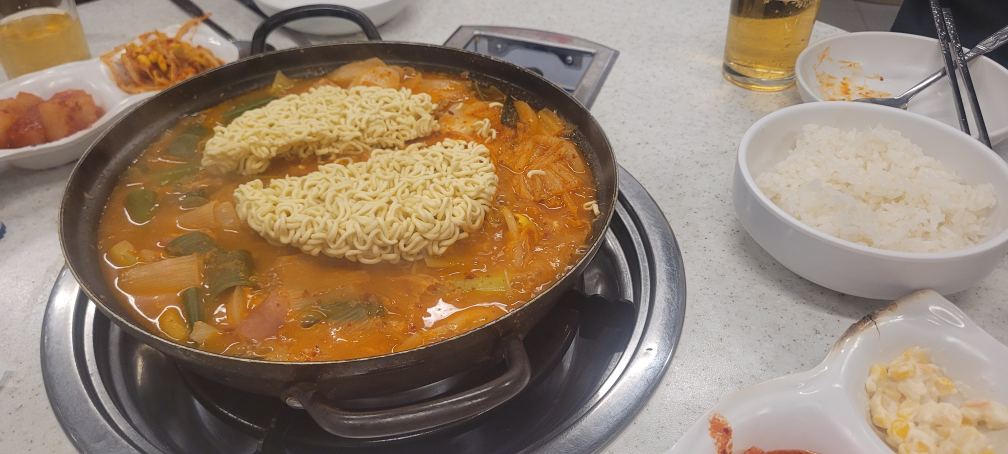 Gyeongasikdang ahyeonyeokjeom (경아식당 아현역점) 2