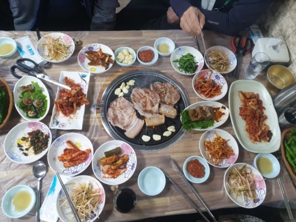Chaegyesanmaetdwaejisikdang (채계산맷돼지식당) 2