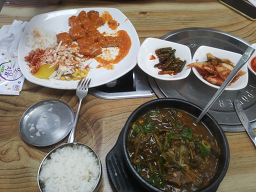 Jinjuhoegwanbongwan (진주회관본관) 2