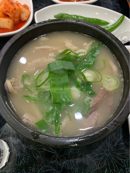 Andongsomeorigomtang (안동소머리곰탕) 1