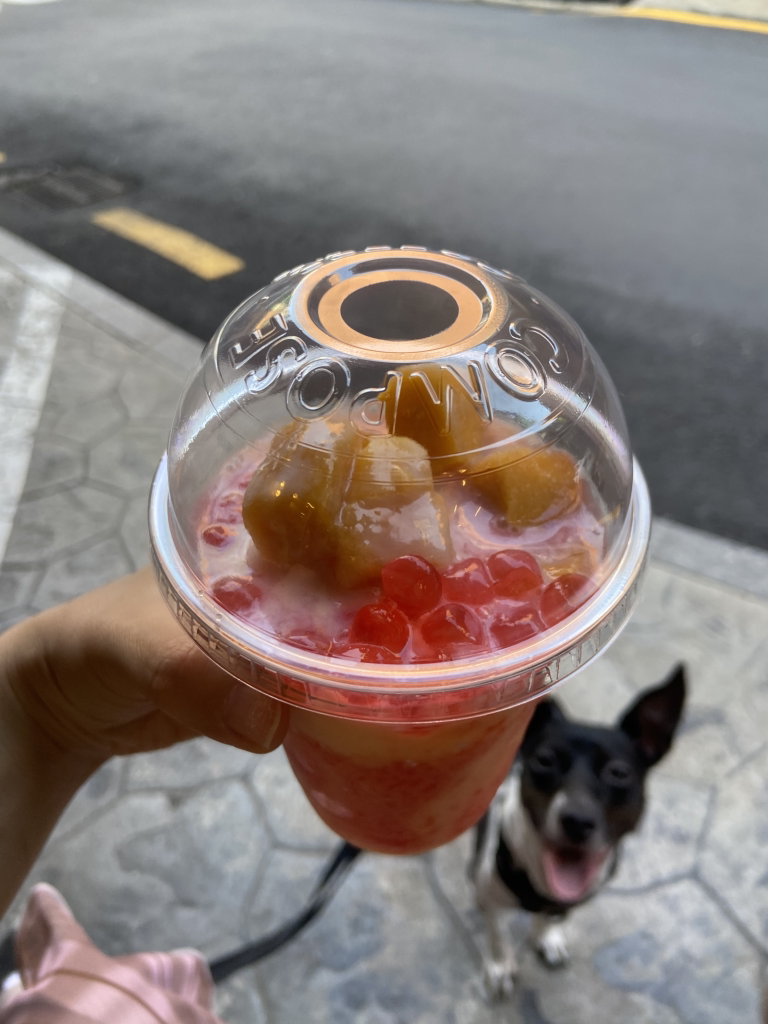 컴포즈커피 연대서문점
