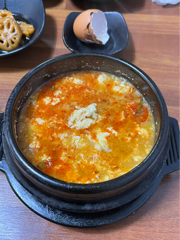 Hwanggeumkongsundubu (황금콩순두부) 1