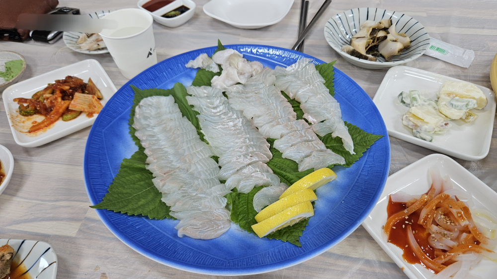 Badahoetjip (바다횟집) 3