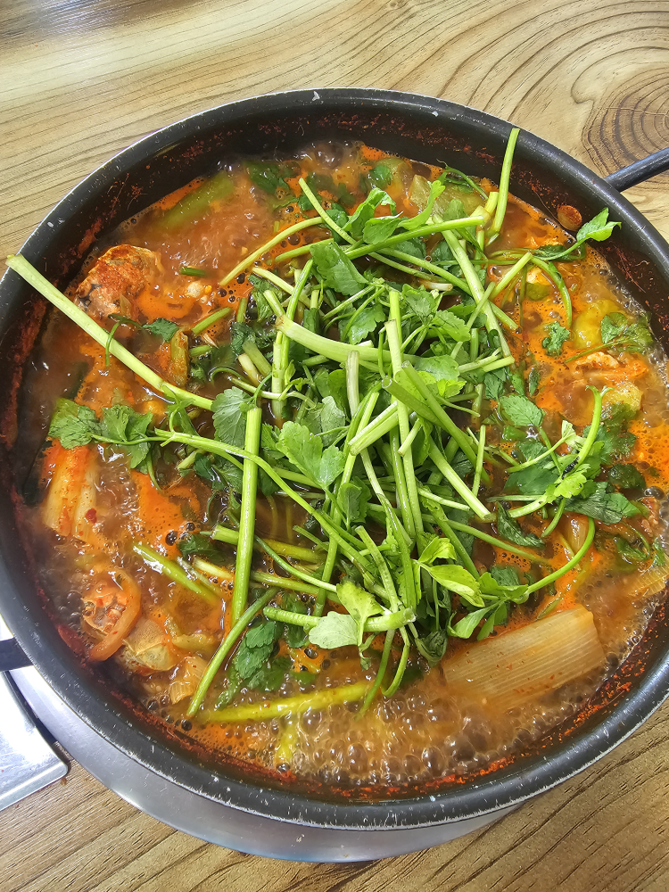 Dujirimaeuntang (두지리매운탕) 2
