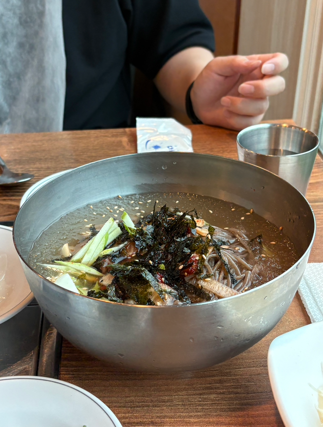 Joheunnalsutbuldakgalbi (좋은날숯불닭갈비) 1