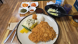 Eomjidonkkaseu (엄지돈까스) 1