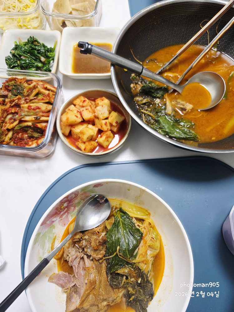 Cheonggiwagamjatang (청기와감자탕) 3