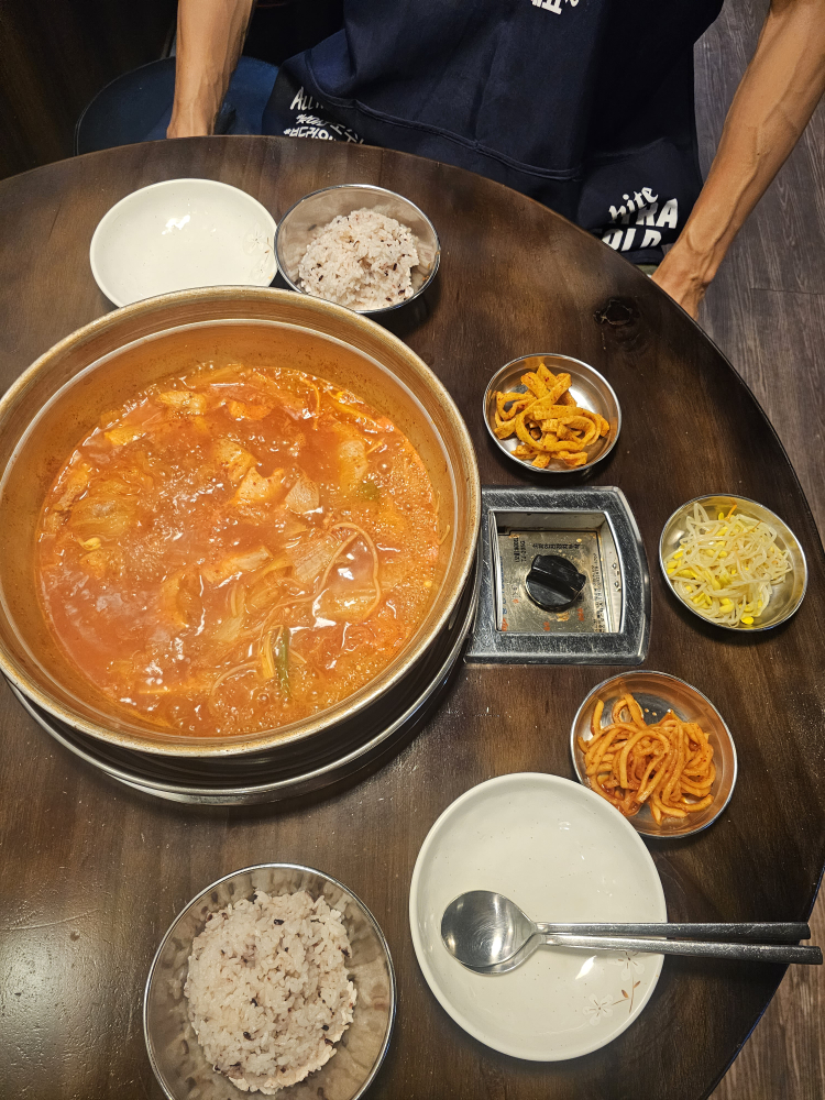 Jjigaesanghoe (찌개상회) 1