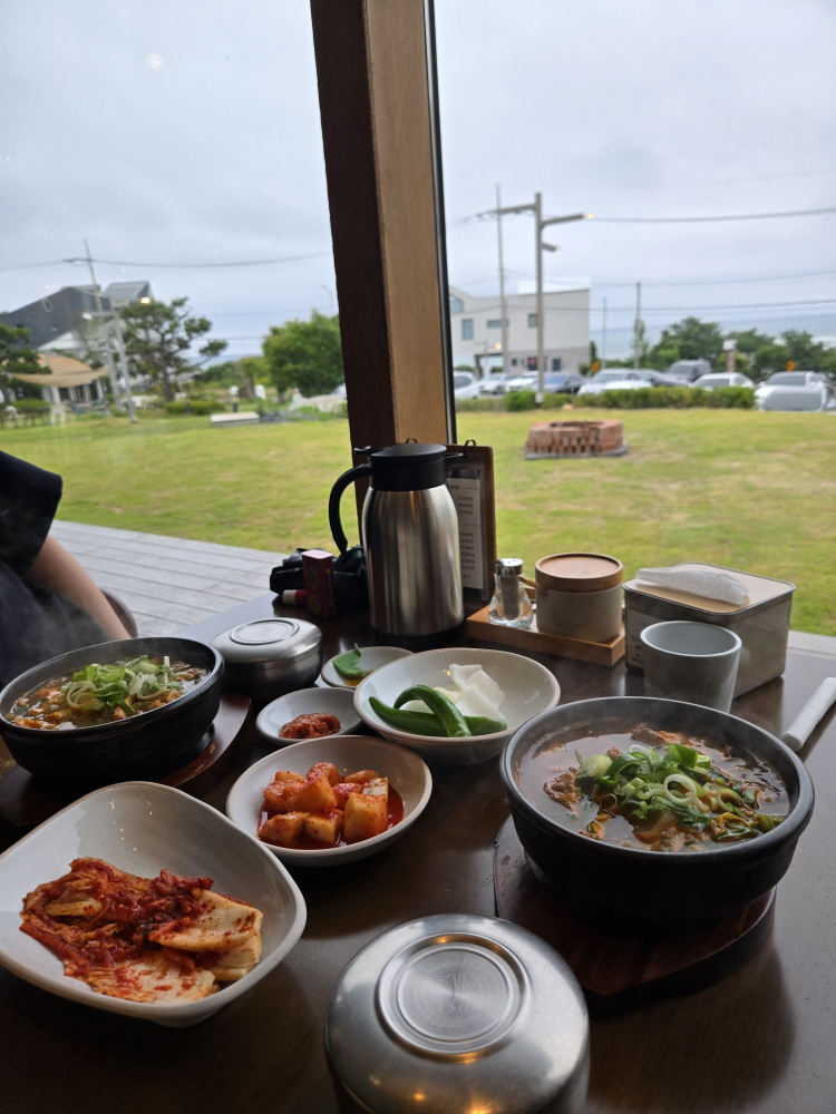 Seonbawi hanugukbap (선바위 한우국밥) 1