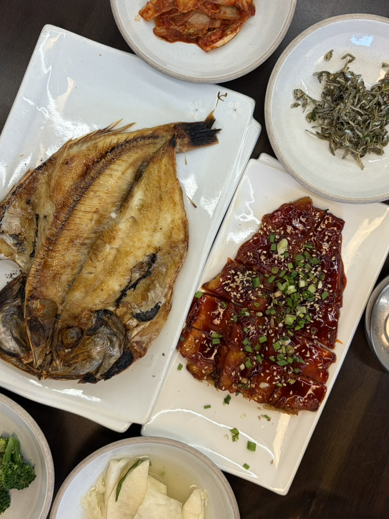 Hyomiyeok,yongsuyangbongkape (효미역,용수양봉카페) 1