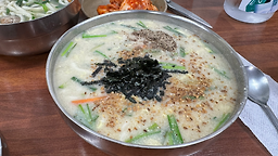 Gyeongseongkalguksu (경성칼국수) 2