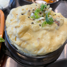 Deogogichanggo (더고기창고) 1