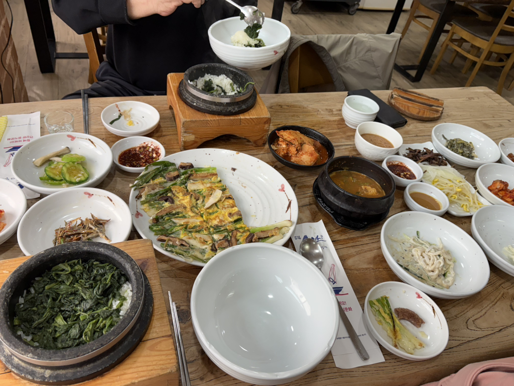 앞산제일백반 1