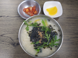 Dongmyeongkalguksu (동명칼국수) 2