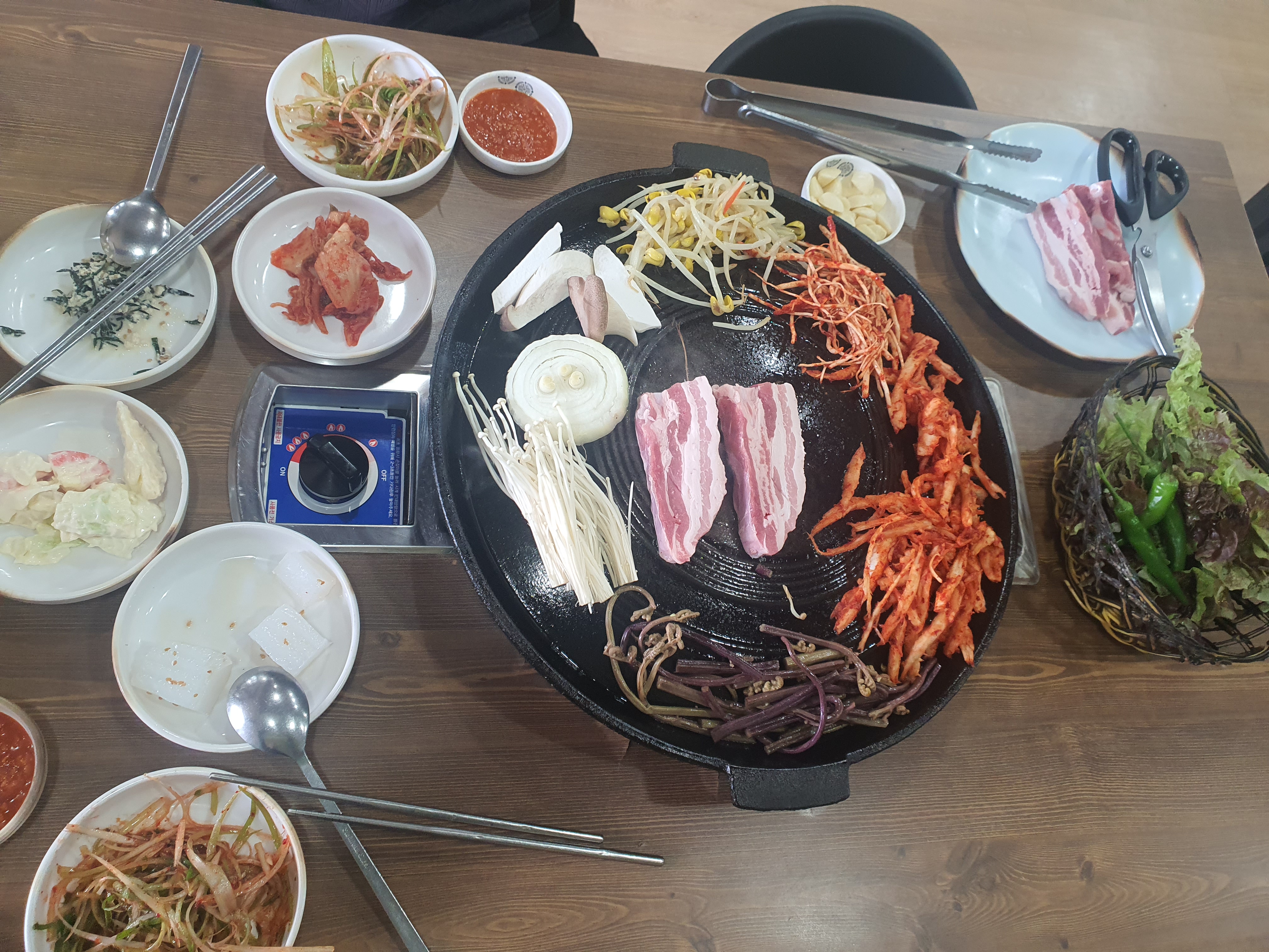 Deodeoksotttukkeongsamgyeopsal 4