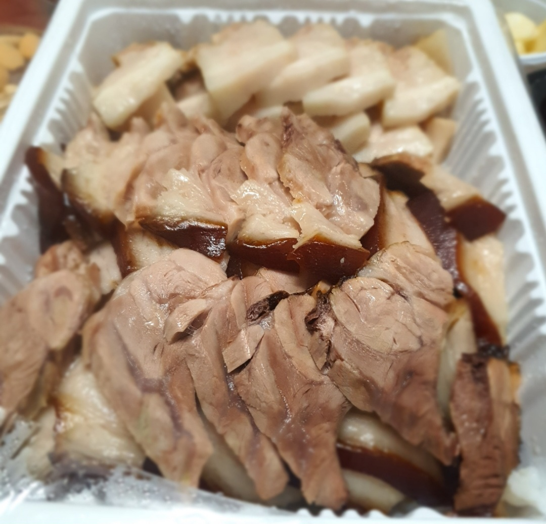 Sarabossamjokbal (사라보쌈족발) 1