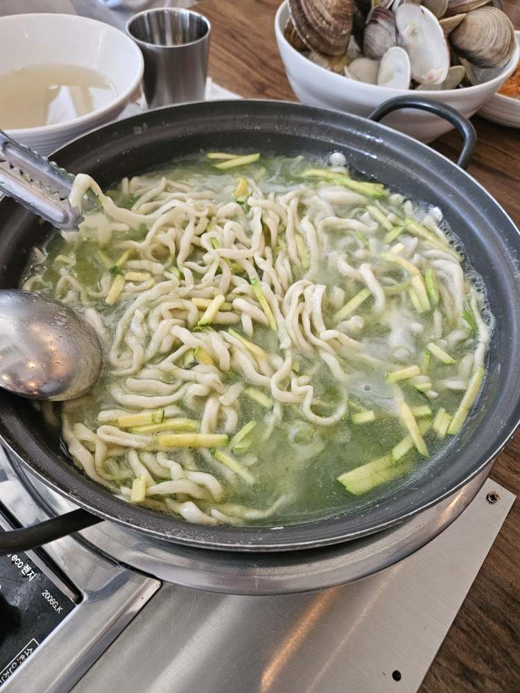영통백합칼국수 강남점 사진 2