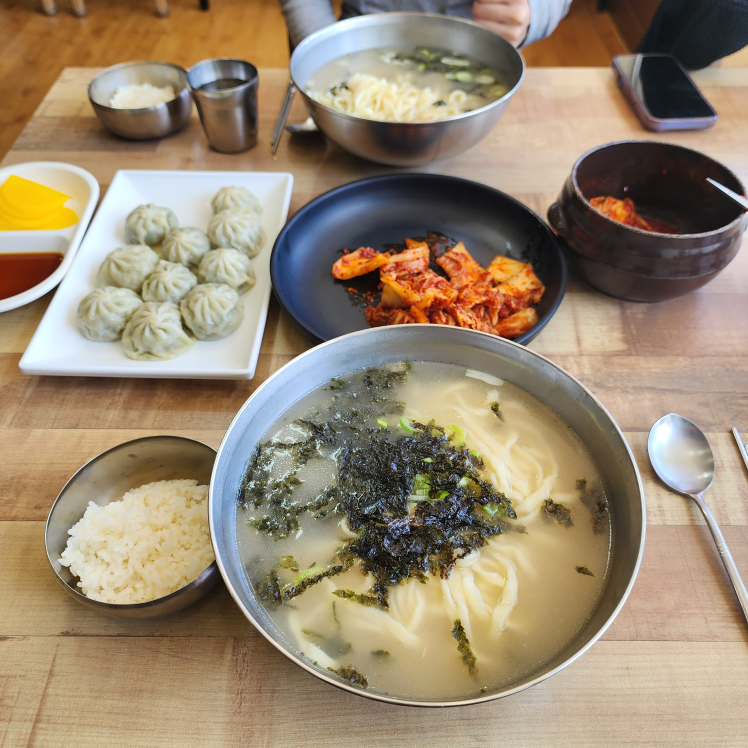 Milmikalguksujeonmun (밀미칼국수전문) 1