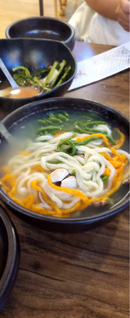 Moimteojjimkalguksu (모임터찜칼국수) 3
