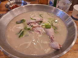 Eonyangdak kalguksu eobangjeom (언양닭 칼국수 어방점) 2