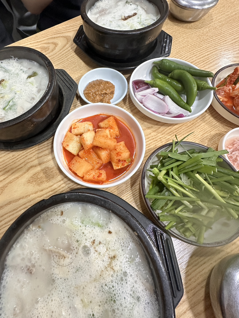 Milyangttukbaegi (밀양뚝배기) 1