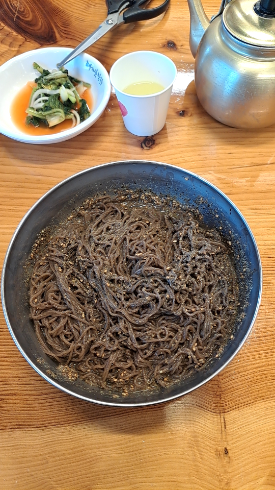 Heungeoptaegisanmakguksu (흥업태기산막국수) 1