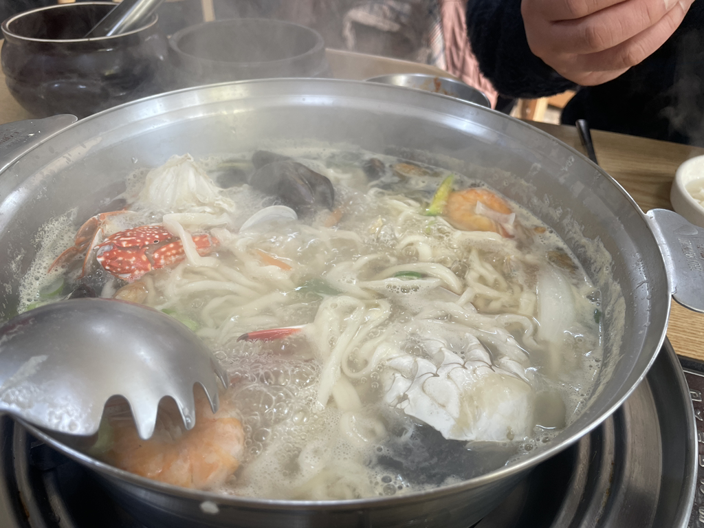 Mannasonkalguksu (맛나손칼국수) 1