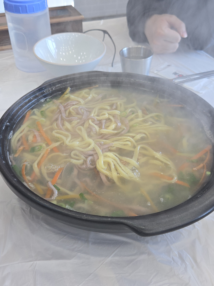 Jinbeonkalguksu (진번칼국수) 3