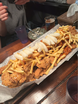 아웃닭 신촌역점 사진 5