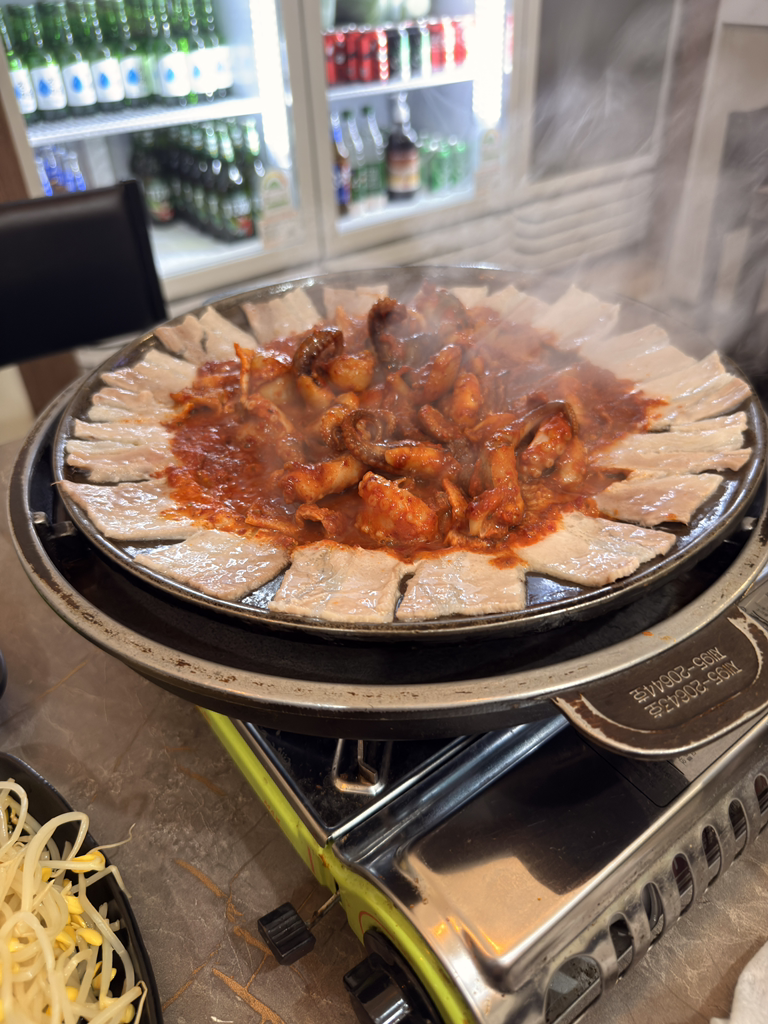 Yongduhalmaejjukkumi (용두할매쭈꾸미) 1
