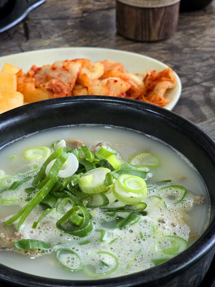 Mubongritojongsundaeguk (무봉리토종순대국) 2