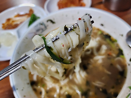 동곡원조할매손칼국수 3