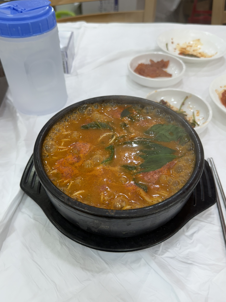 Hangaeojuk, maeuntangnamwonjeom (한가어죽, 매운탕남원점) 1