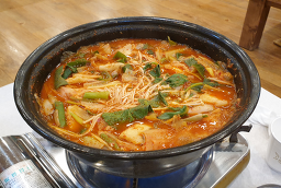 Yeongnammaeuntang (영남매운탕) 3