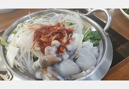 Chungmuhalmaenakjibokeum (충무할매낙지볶음) 3