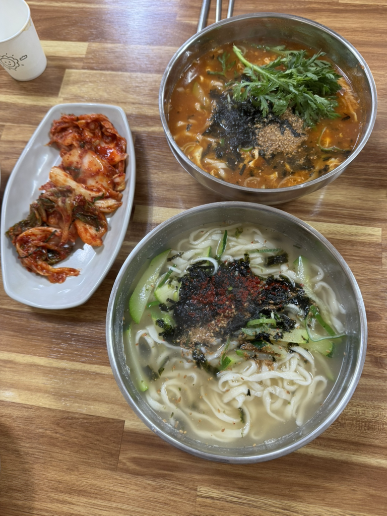 Hyangchonkalguksu (향촌칼국수) 1