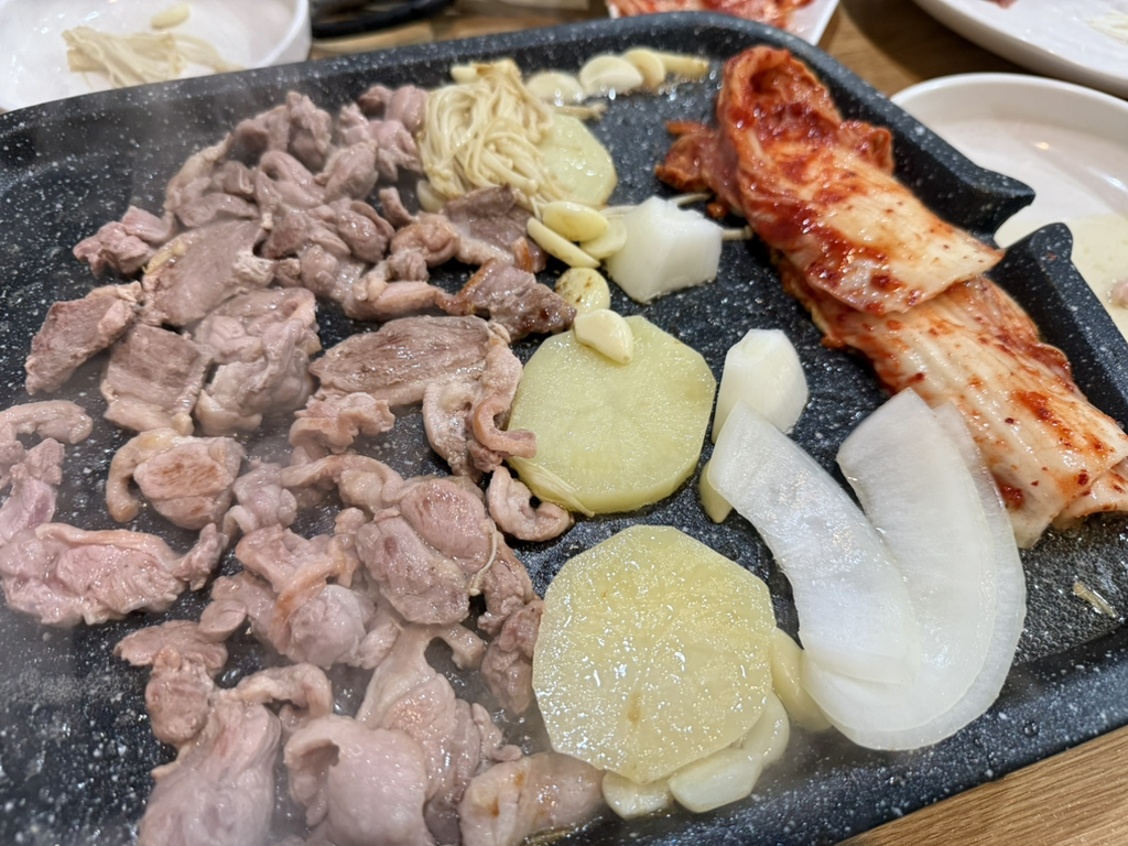 Orijinheukguijeonmunjeom (오리진흙구이전문점) 1