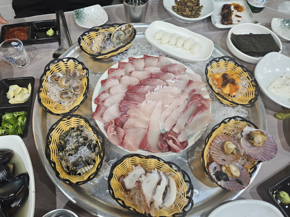 삼거리횟집 3