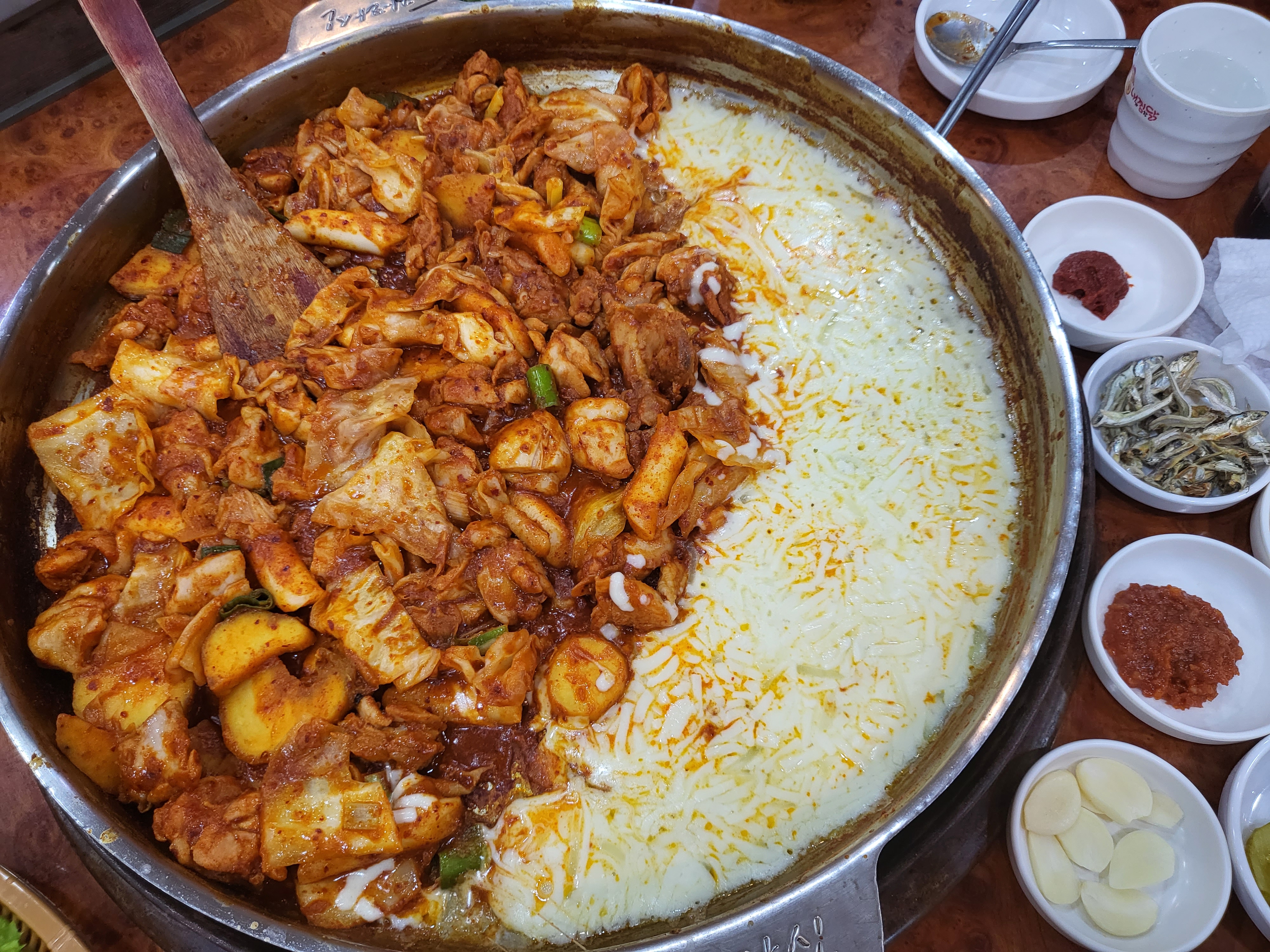 Maeunchuncheondakgalbi (매운춘천닭갈비) 2