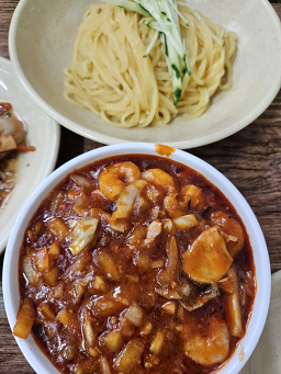 Jeongtongjjajang (정통짜장) 1