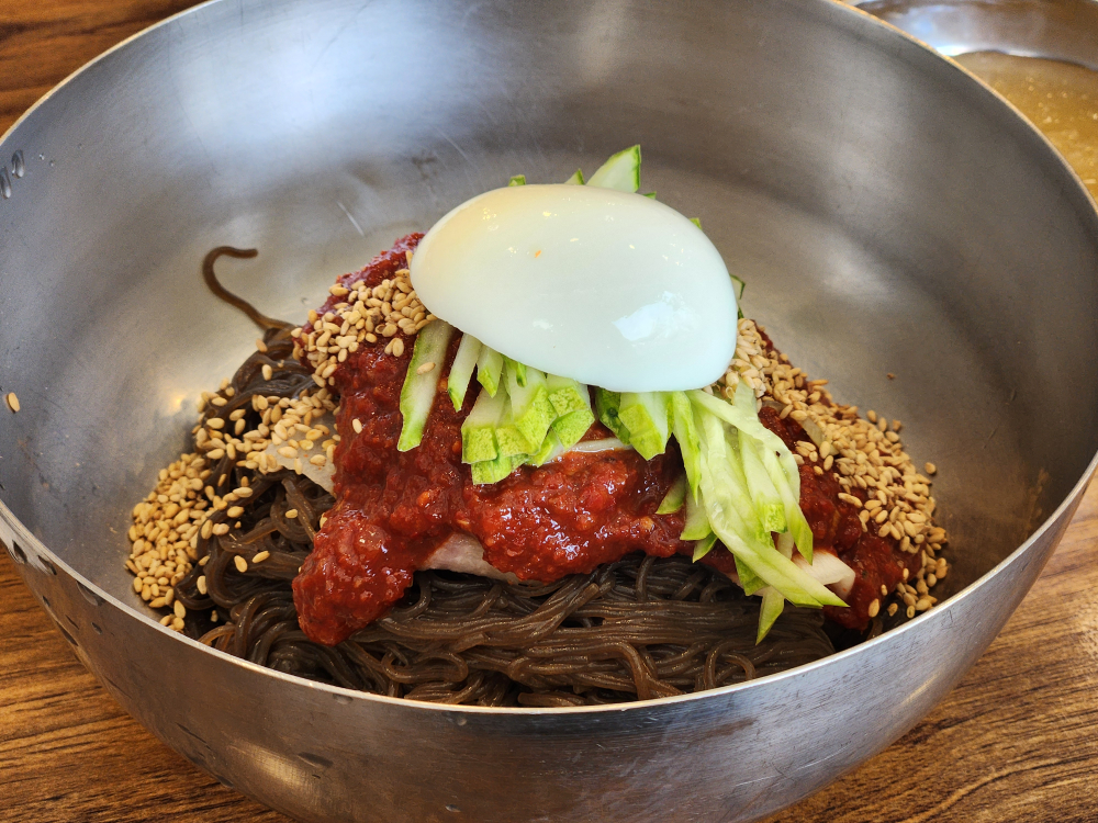 Todangchiknaengmyeonkalguksu (토당칡냉면칼국수) 2