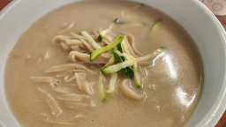 Samreunggohyangkalguksu (삼릉고향칼국수) 2