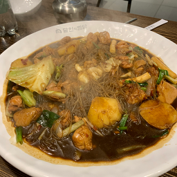 Dalinuijjimdakyongsanjeom (달인의찜닭용산점) 2
