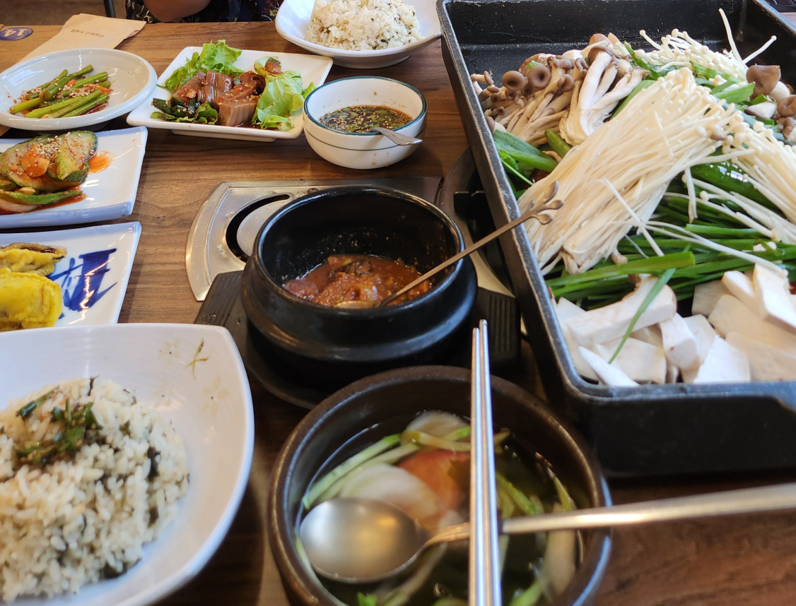Maisanjayeonbapsang (마이산자연밥상) 1