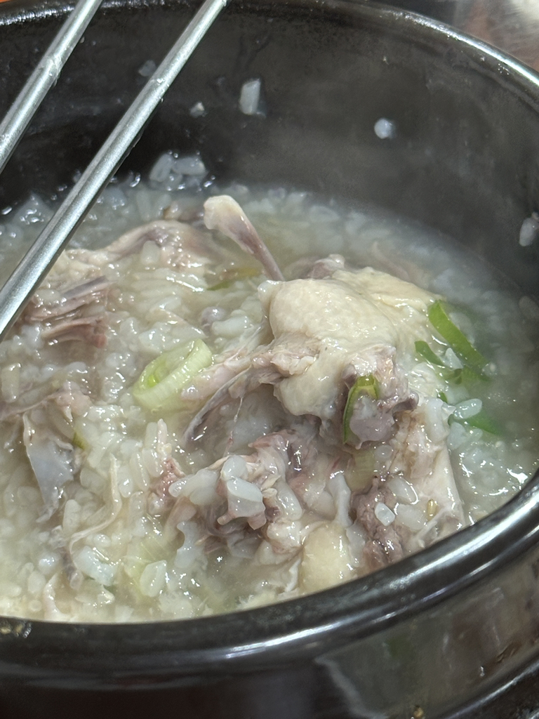 Uritojongsamgyetang (우리토종삼계탕) 1