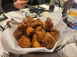 Gyochonchikin bangbae1hojeom (교촌치킨 방배1호점) 2