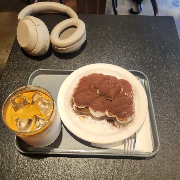 Pierokeopi (피에로커피) 2