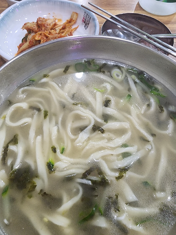 Mojeondong myeongpum kalguksu (모전동 명품 칼국수) 1